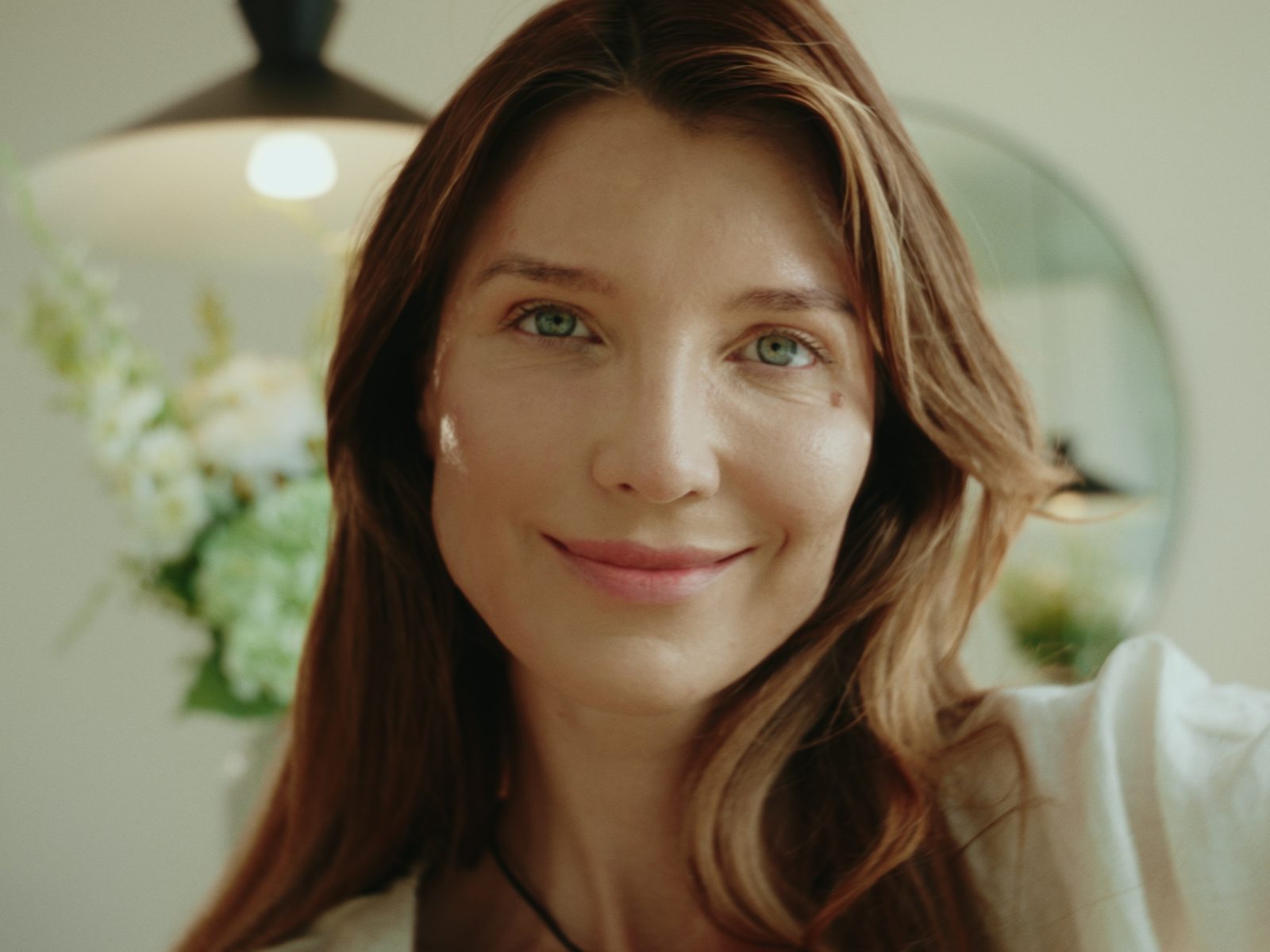 Behind the scenes, Skin first for CURÉL
