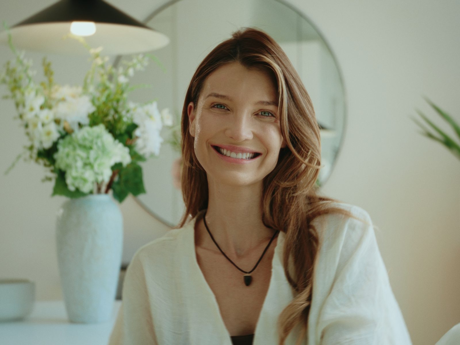 Behind the scenes, Skin first for CURÉL